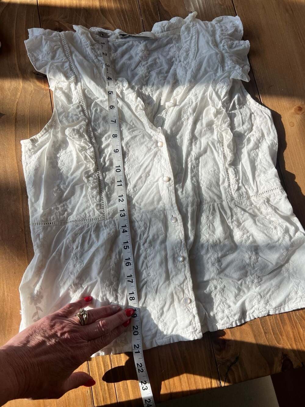 Simple Retro Women's White Cotton Embroidered Flutter-Sleeve Button-Down Top - Picture 5 of 6